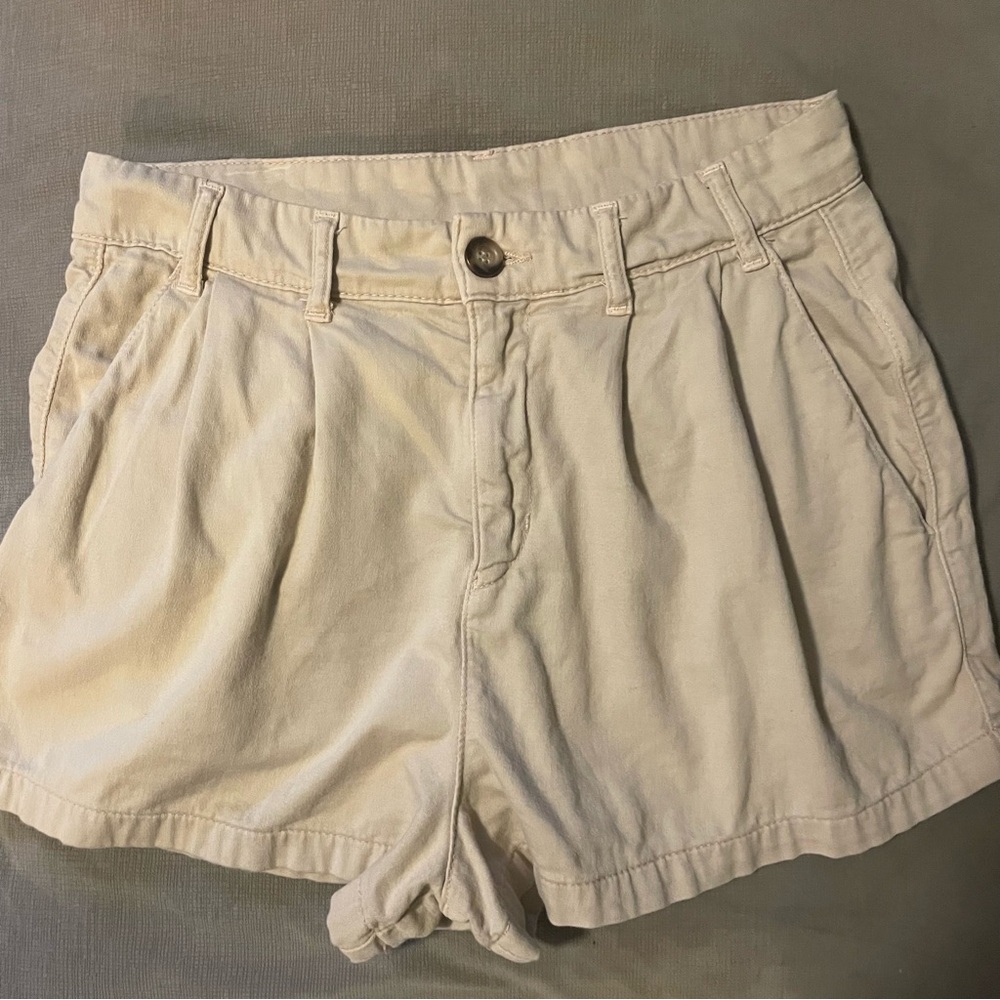 Free People Cream Cargo Shorts - Size 6